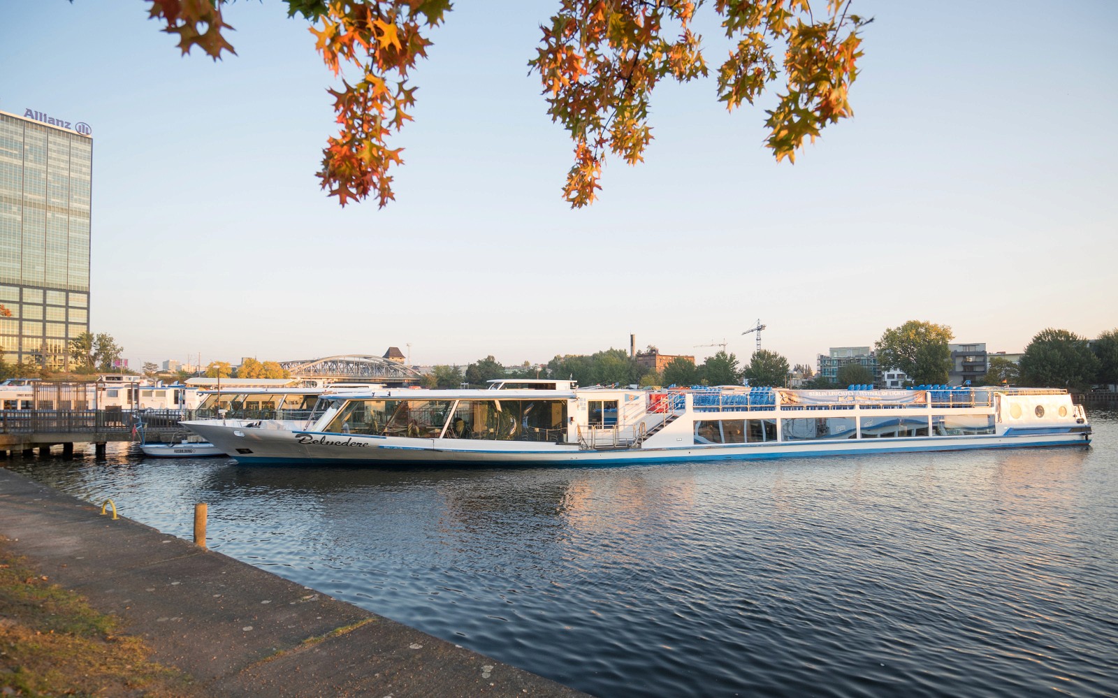 2.5-Hour City Boat Tour – Through the Center of Berlin to The West Harbor — gallery 2