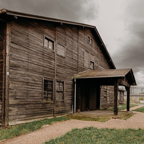 Auschwitz-Birkenau: Exterior Sites Guided Tour + Transport