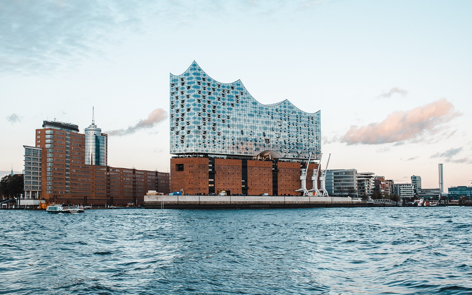 Elbphilharmonie Exterior Guided Walking Tour — gallery 1