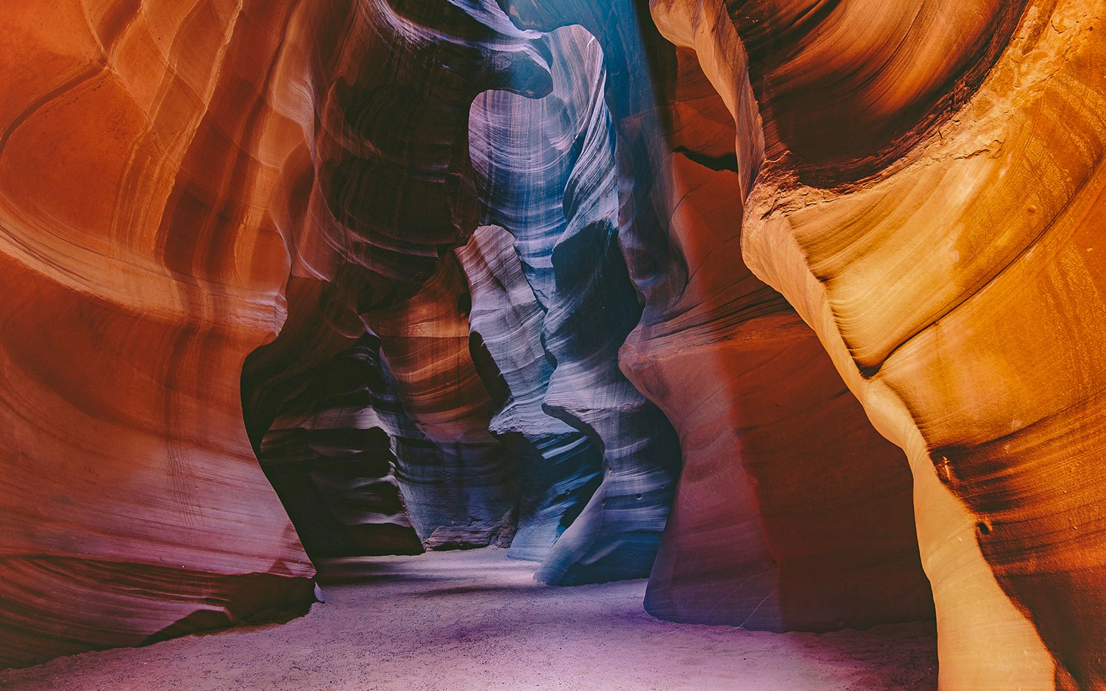Upper Antelope Canyon Tour with Navajo Guide