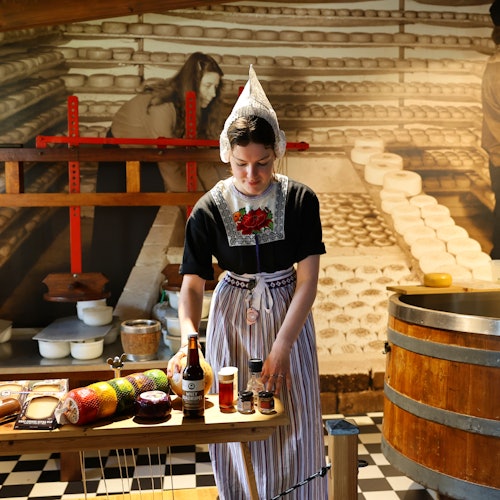 Volendam: Half-Day Trip from Amsterdam + Cheese Farm & Clog Factory Visit — gallery 3