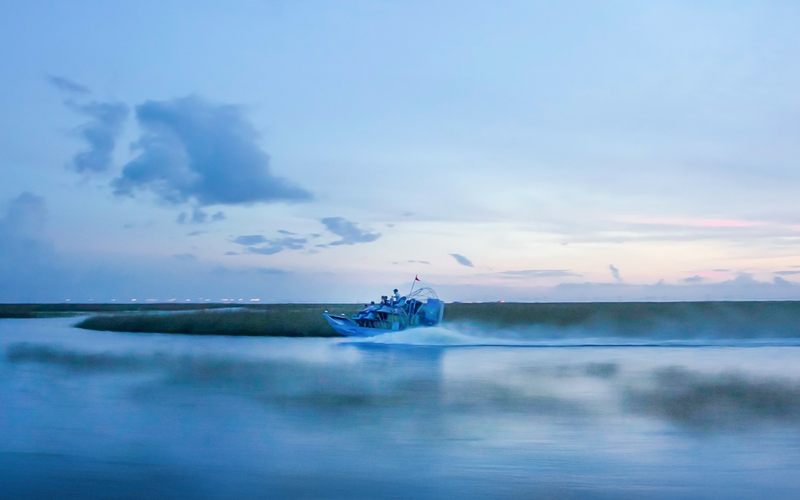 Miami: Sawgrass Recreation Park Airboat Tour at Night — gallery 2