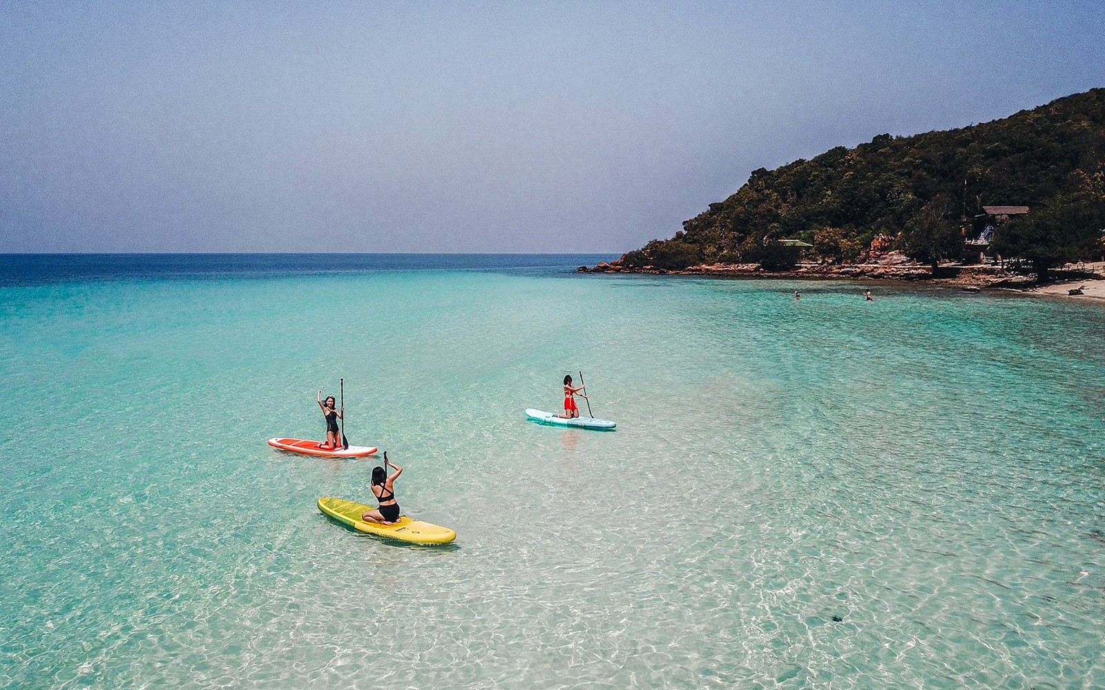 From Bangkok: Pattaya Island Day Trip with Beach Activities & Drone Photos