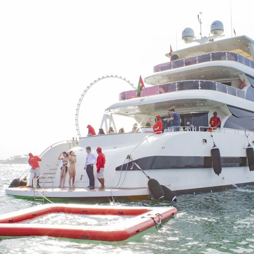 Dubai Harbor: Superyacht Experience with Live Music & Drinks — gallery 4