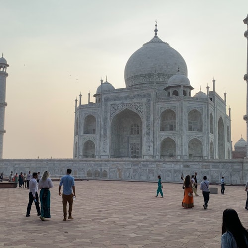 Agra: Private Taj Mahal and Agra Fort Sunrise Tour from Delhi — gallery 1