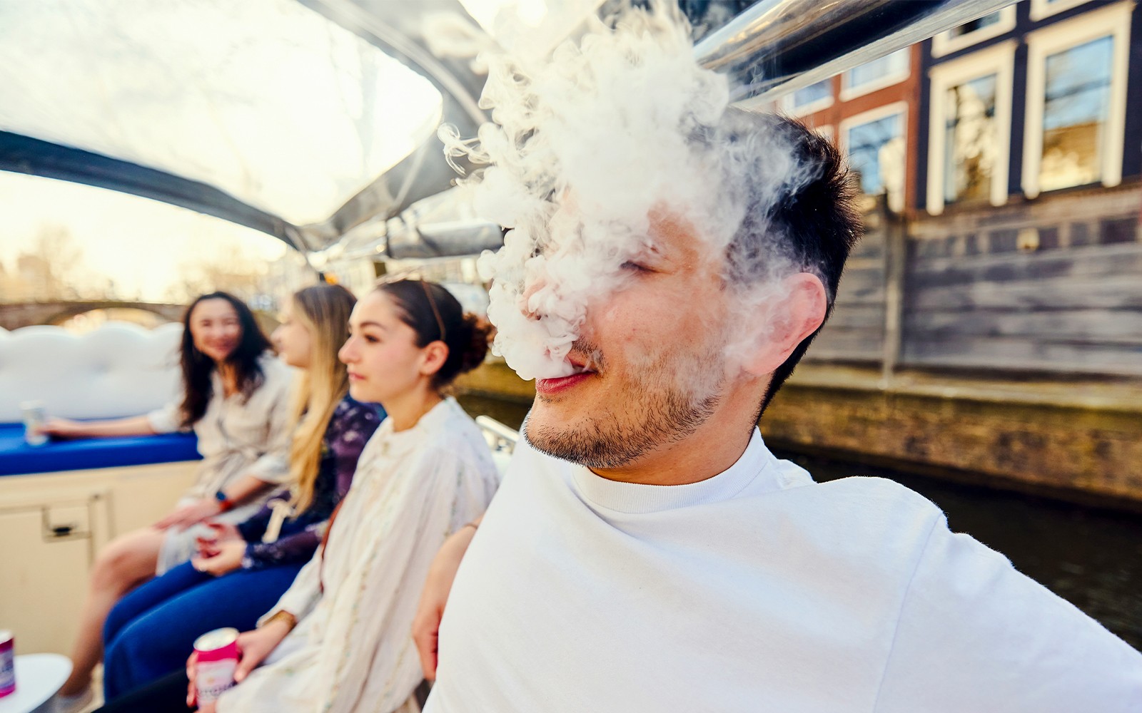 Amsterdam: 1-Hour Smoke-Friendly Cloud Boat Tour — gallery 1