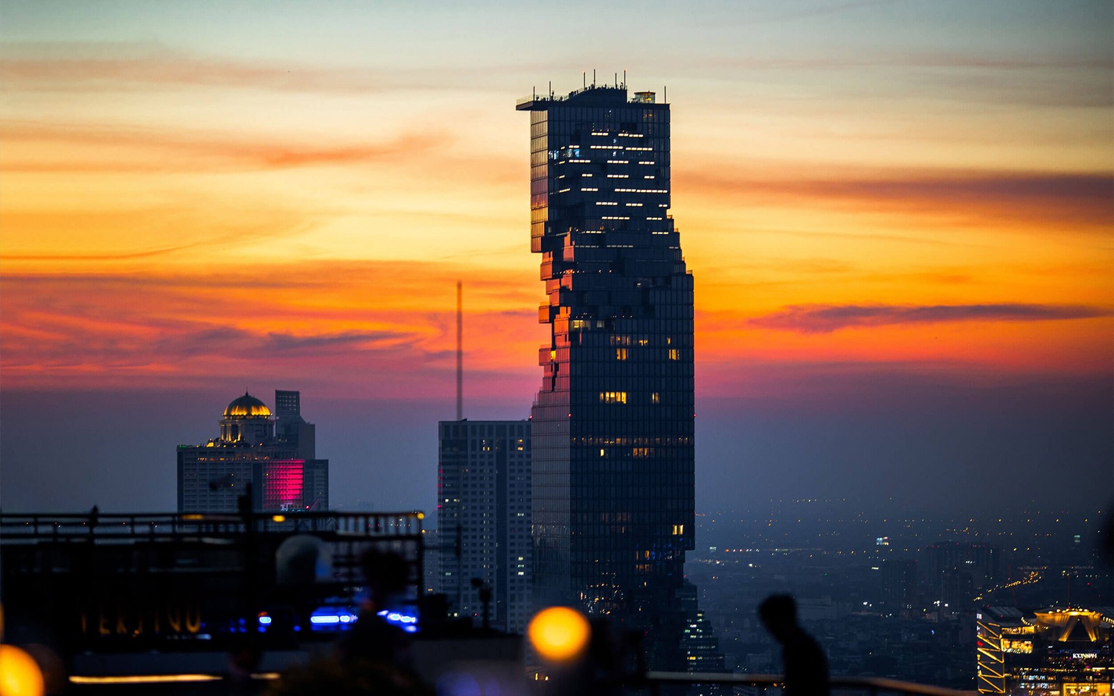 [Direct Entry] Mahanakhon SkyWalk + Skyverse Tickets with Meals & Drinks — gallery 1