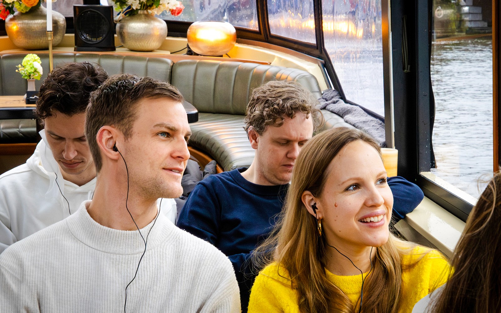 Amsterdam: 75-Min Canal Cruise with Historic VR Experience